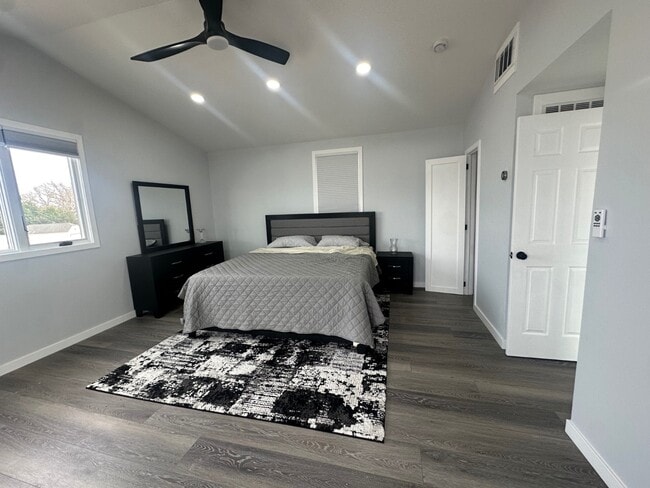 Building Photo - 595 Kingfisher Cir