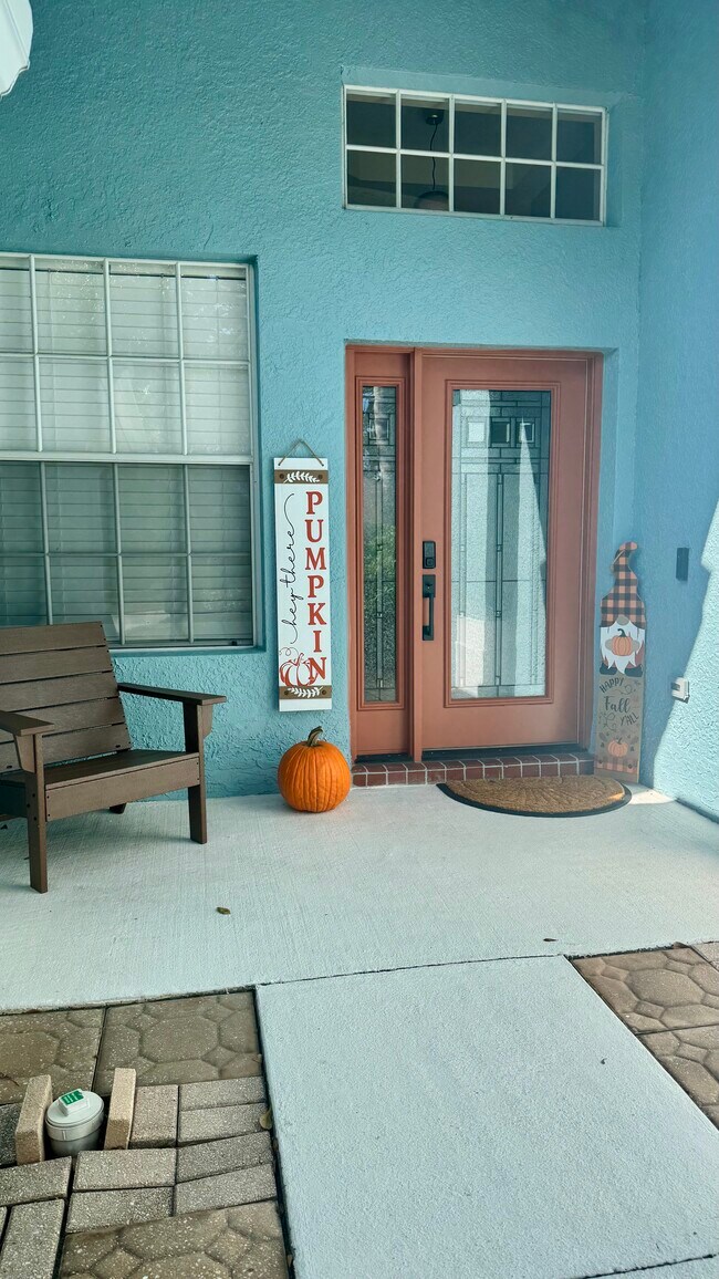 Building Photo - 480 Bridle Path Way