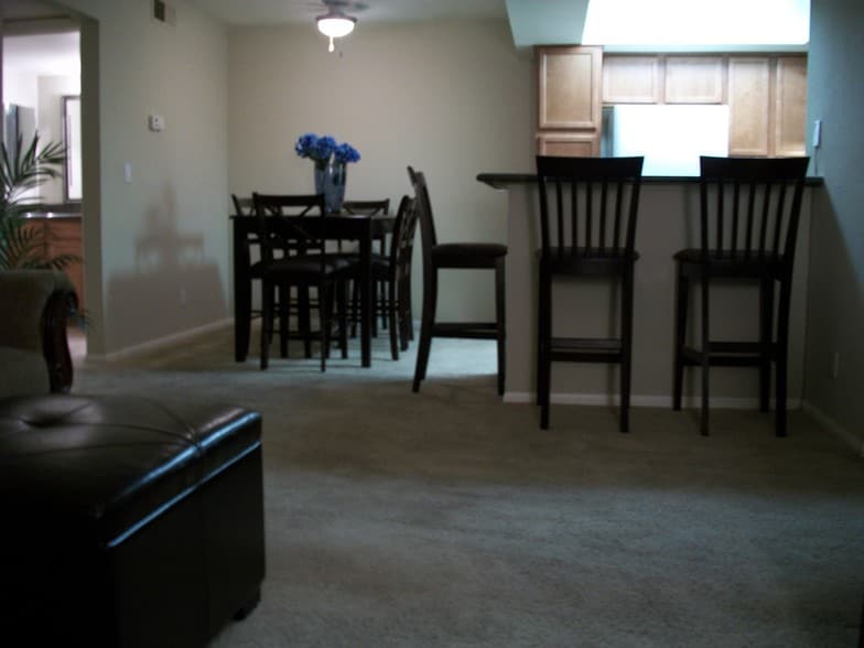 Building Photo - 1455 E Katie Ave