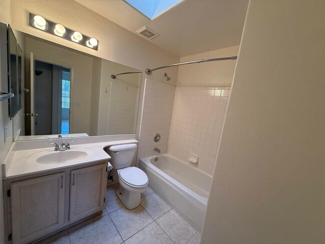 Building Photo - 3913 W Morelos St
