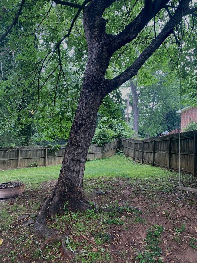 Building Photo - House in Opelika Available August!