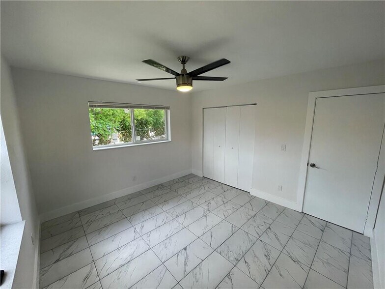 Building Photo - 1131 NW 15th Ct