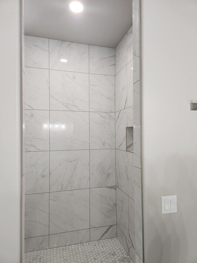 Building Photo - West Valley New 4 br plus office, 3.5 bath...