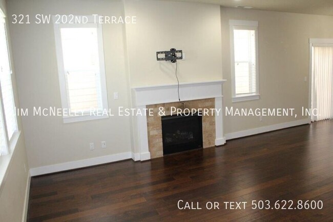 Building Photo - Upscale 3 Bedroom Home in Baseline Woods!