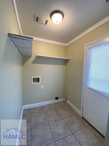 Building Photo - 137 Deerwood Ct