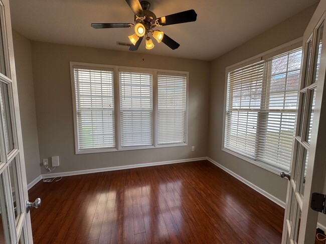 Building Photo - 4 Bedroom | 3 Bathroom Raleigh Home with F...