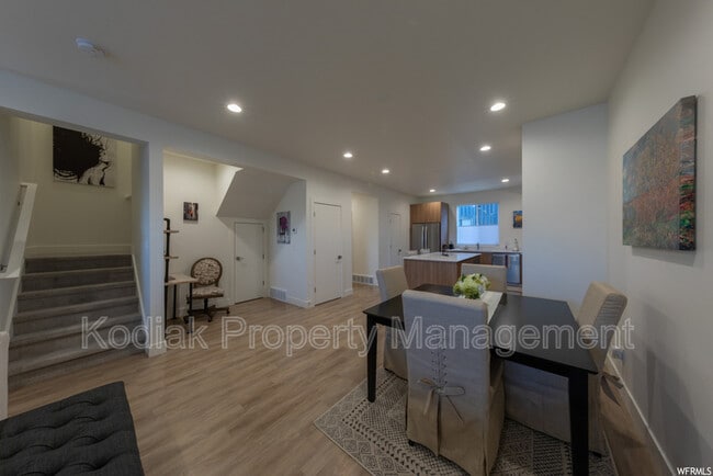 Building Photo - 1541 E Talo Ct