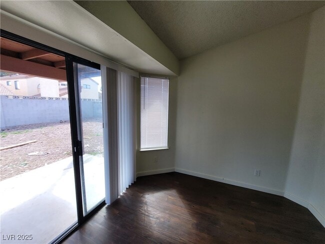 Building Photo - 372 Rushing Creek Ct