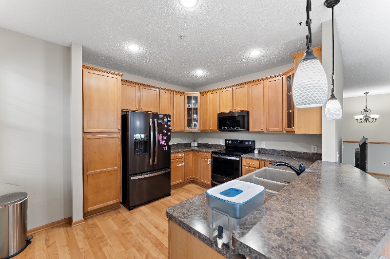 Building Photo - 11769 Emery Village Dr N