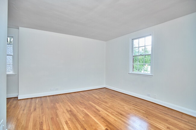 Building Photo - 2020 Pershing St