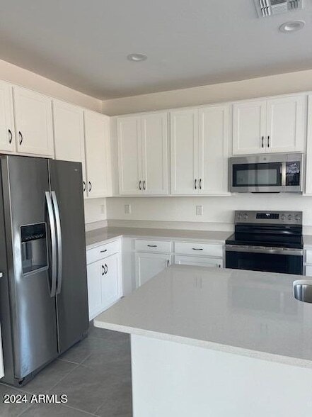 Building Photo - 2085 E Wetleaf Pl