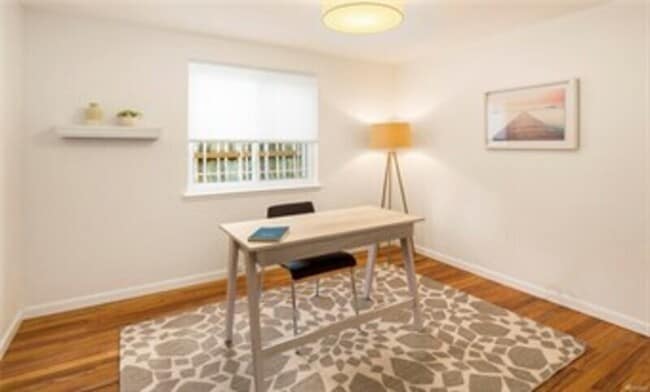 Building Photo - 3247 NE 97th St