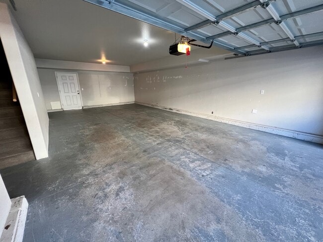 Building Photo - 411 Berrydale Ave