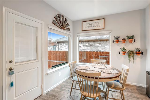 Building Photo - 156 Birch St