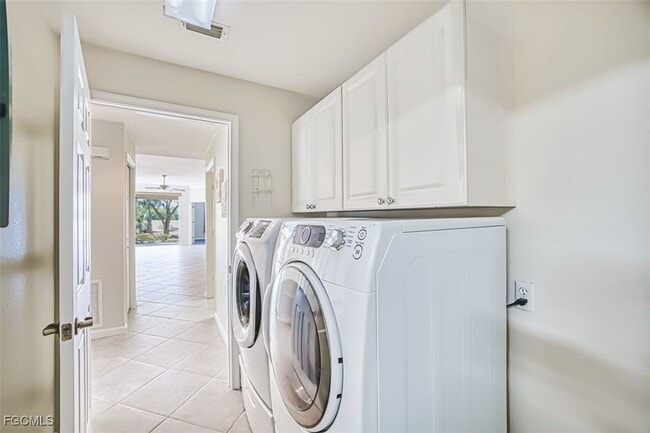 Building Photo - 3071 Meandering Way