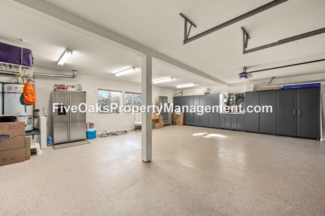 Building Photo - 5185 Mertola Dr