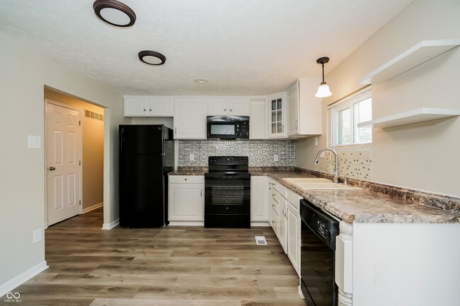 Building Photo - 7516 Inverness Dr