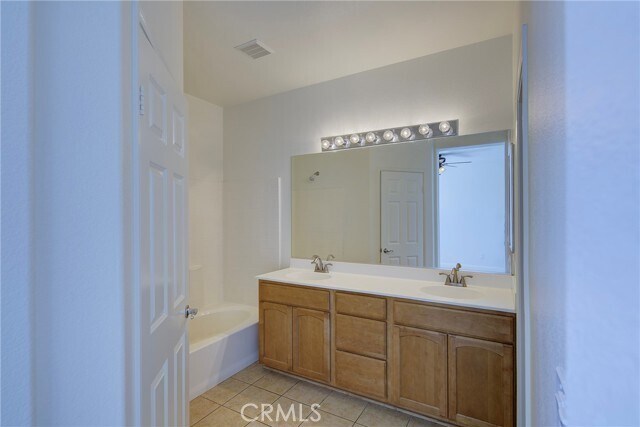 Building Photo - 15651 Vista Way