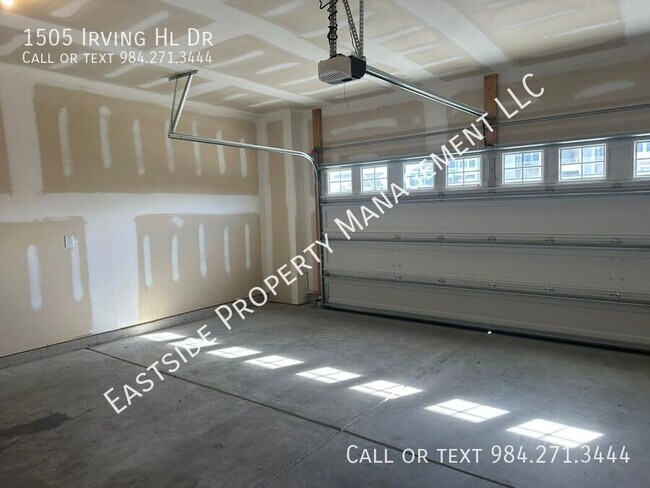 Building Photo - 1505 Irving Hl Dr