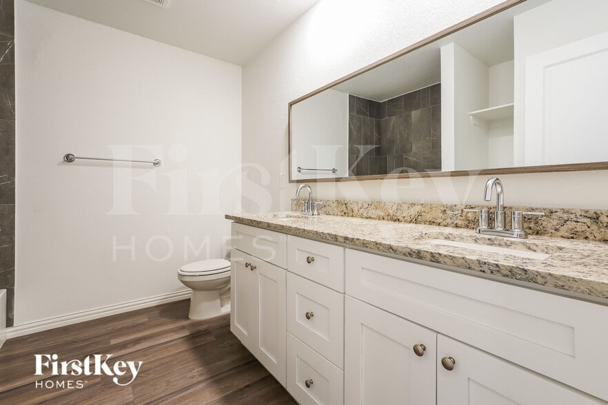 Building Photo - 7316 Parkside Pl Dr