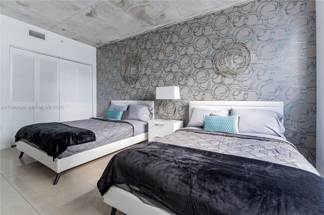 Building Photo - 3250 NE 1st Ave