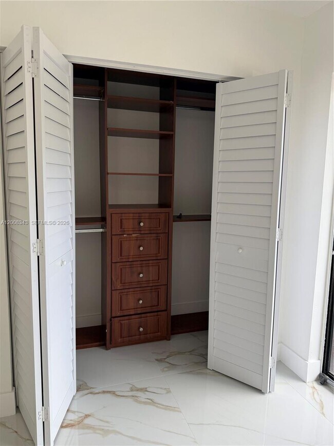 Building Photo - 2669 W 52nd St