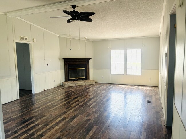 Building Photo - 424 E Air Depot Rd