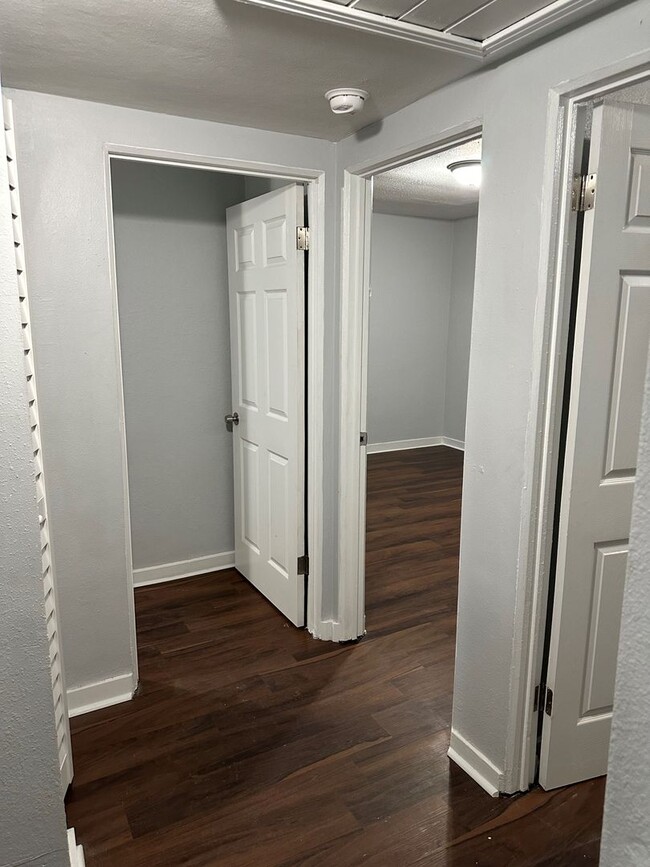 Building Photo - All Brick 4 bedroom 2 bath Northside Rental!