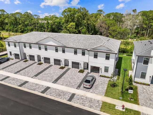 Building Photo - 4315 Efendi Dr