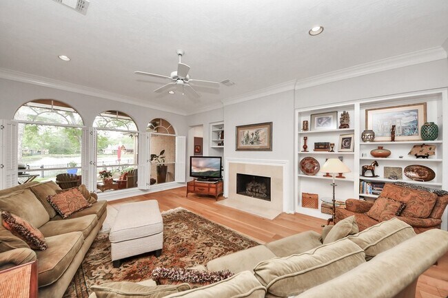 Building Photo - 19 Wild Meadow Ct