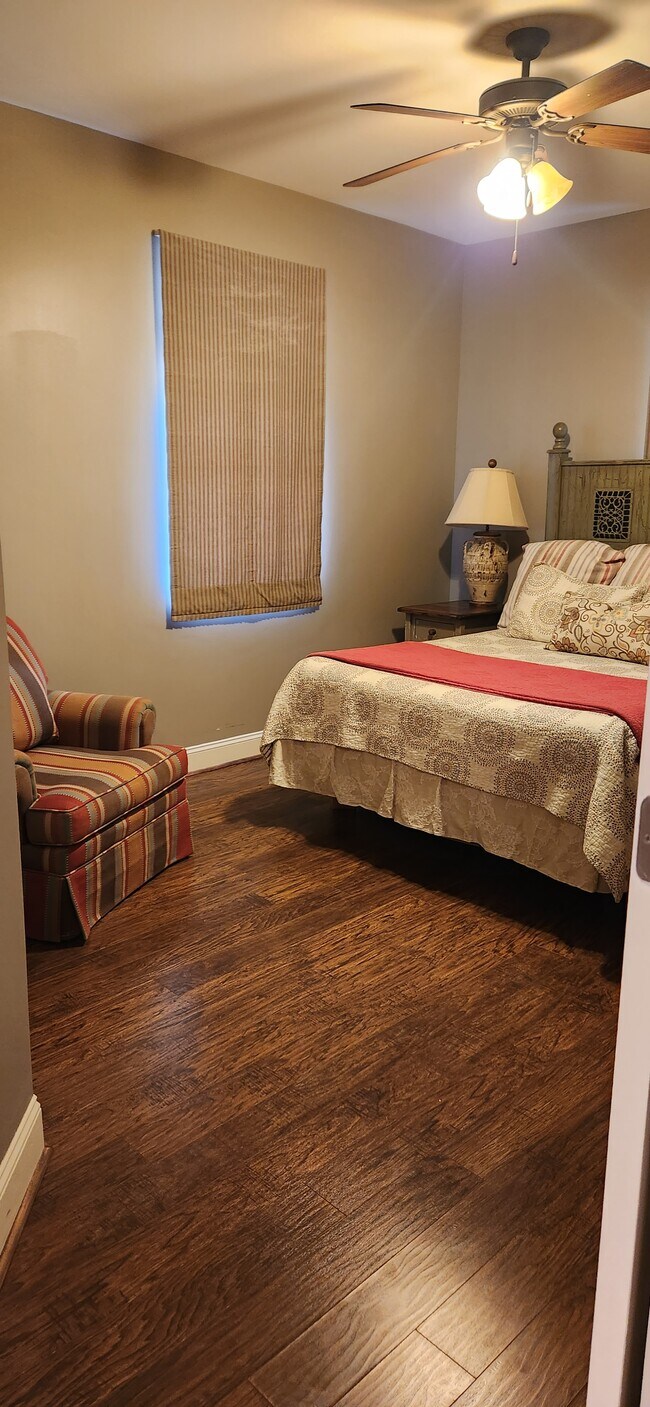 Building Photo - 9661 Curry Hwy