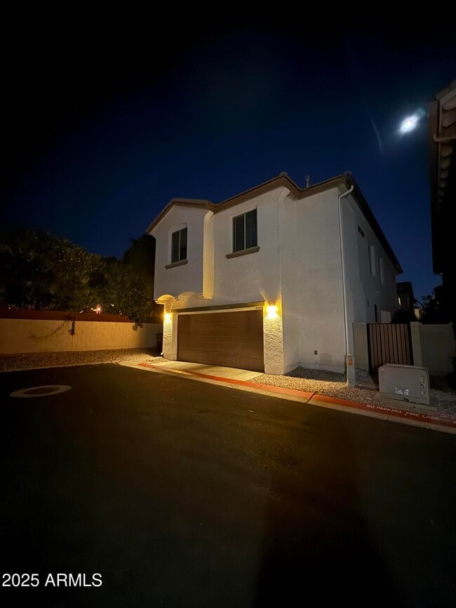 Building Photo - 9242 W Meadow Dr