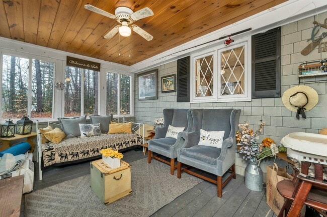 Building Photo - 6 Abbott Ln