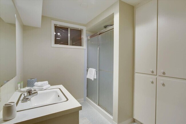 Building Photo - 1908 Pawnee Dr