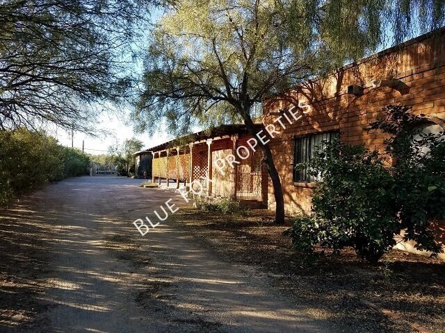 Building Photo - 1944 E Prince Rd