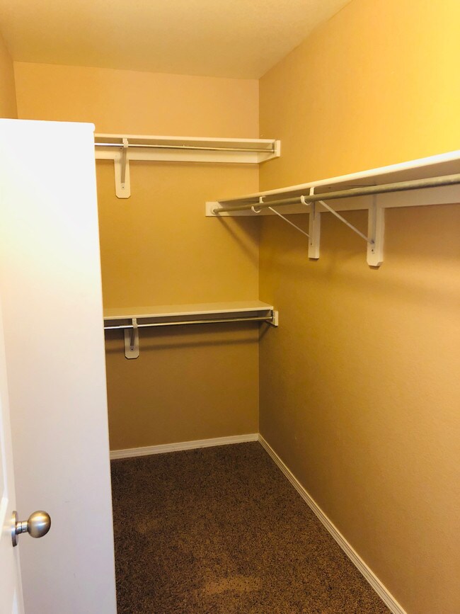 Building Photo - 2208 Merlot Ct