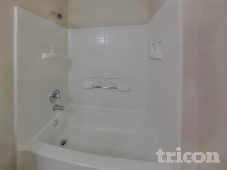 Building Photo - 17023 Morning Star Ave