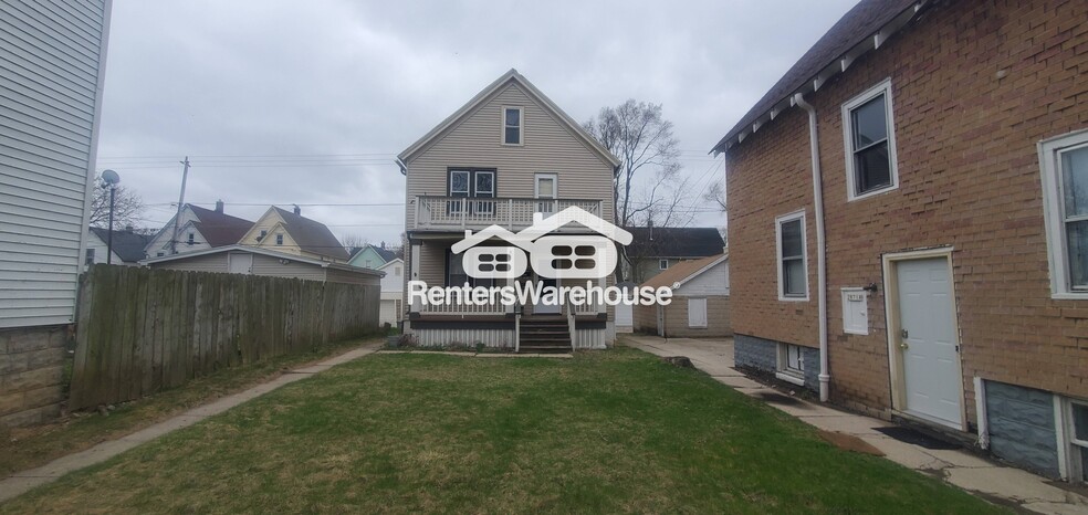 Building Photo - 2867 N Fratney St