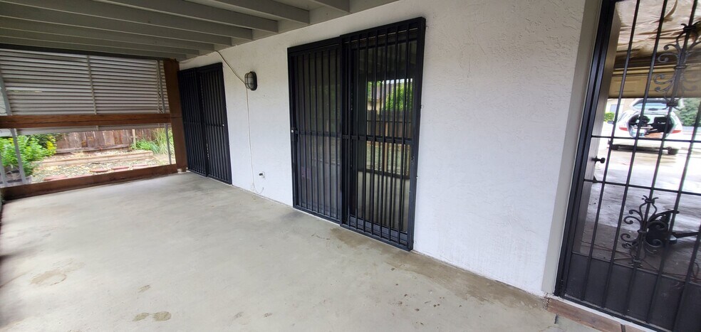 Building Photo - 1862 Pueblo Dr