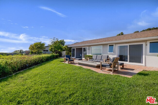 Building Photo - 6249 Tapia Dr