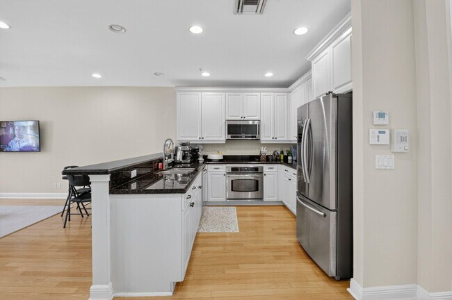 Building Photo - 1054 E Heritage Club Cir