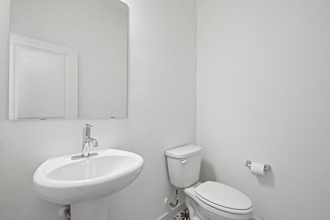 Building Photo - 15100 Forum Ave