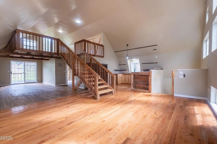 Building Photo - 432 N Yodel Ln