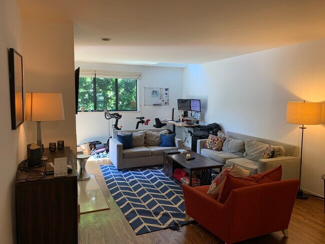 Building Photo - 1755 Filbert Street, Unit 1D