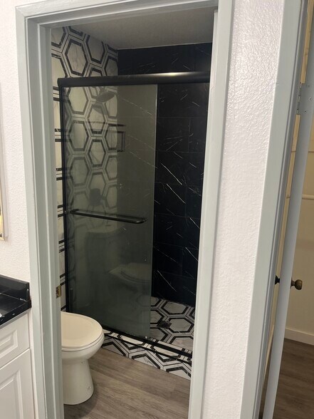 Master Bath - 10300 Caminito Cuervo