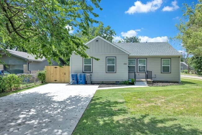 Building Photo - Stunning 3-Bedroom Home with Modern Upgrades in Tulsa