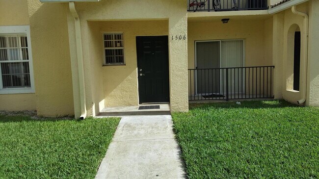 Building Photo - 1506 Belmont Ln