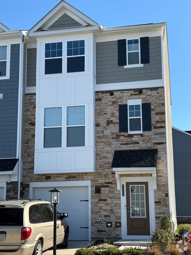 Building Photo - 3 Level Townhome for Rent in Glen Allen