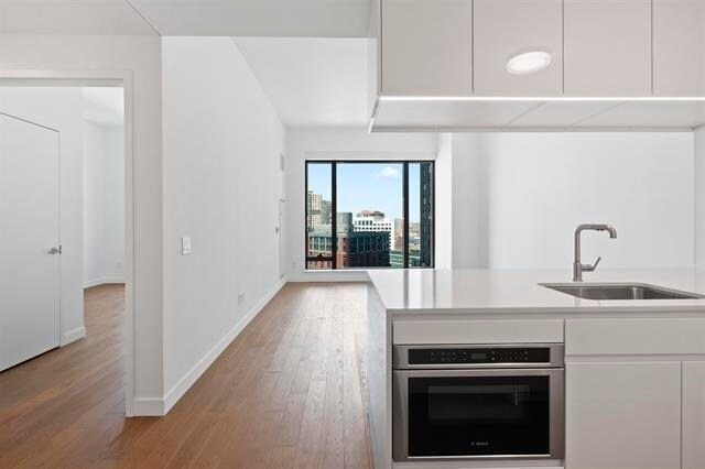 Building Photo - 99 Hudson St