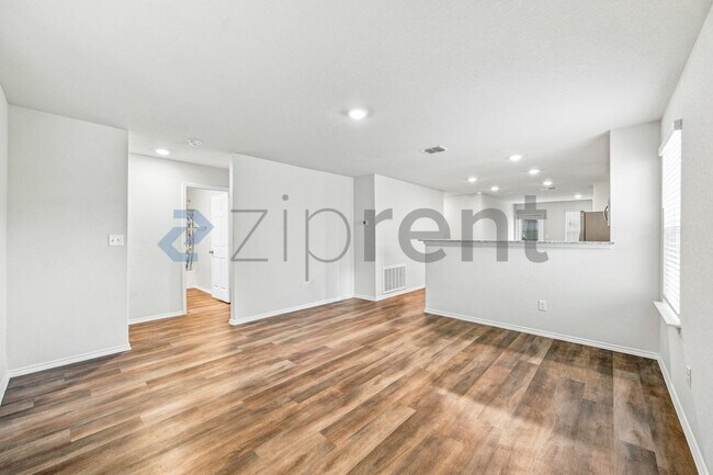Building Photo - 10334 Glimmer